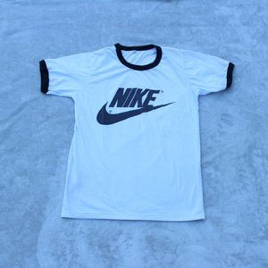 nike basic crew neck white & black graphic tee shi
